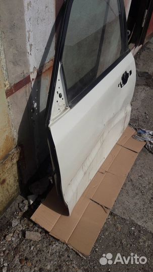 Дверь передняя левая Митцубиси Паджеро 4