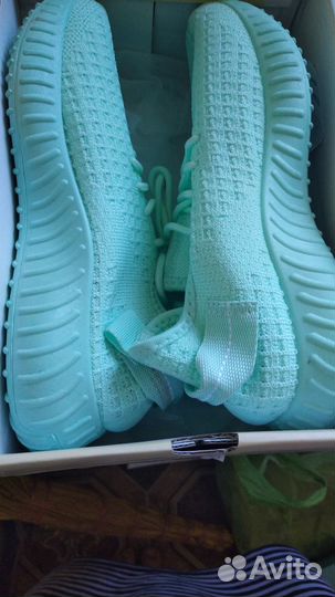 Продам кроссовки 37 размер