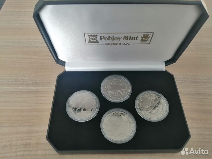 Набор серебряных монет с бриллиантами Ночные