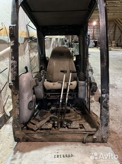 Кабина экскаватор cat DL
