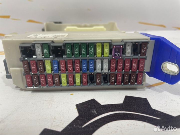 Блок предохранителей Toyota Land Cruiser Prado 150