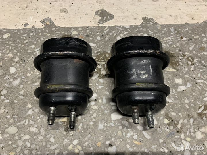 Подушки двигателя Toyota Crown / Lexus IS 4WD