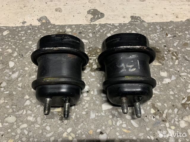 Подушки двигателя Toyota Crown / Lexus IS 4WD