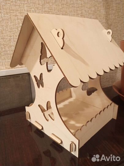 Новые кормушки и скворечники для птиц