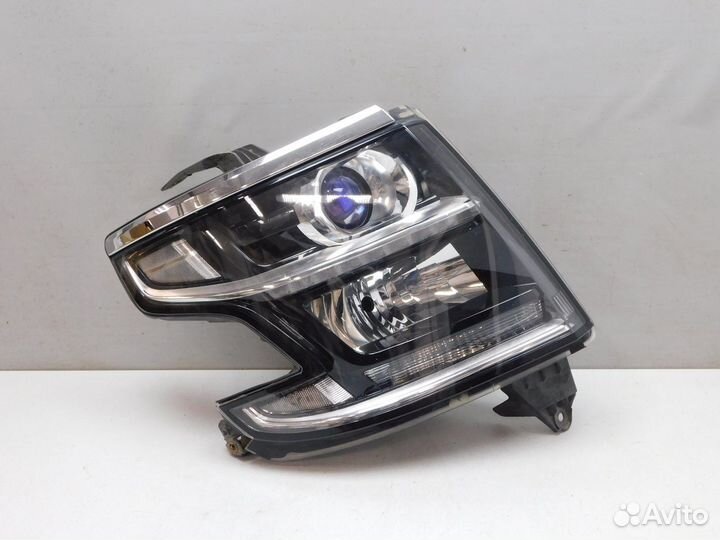 Фара правая Chevrolet Tahoe