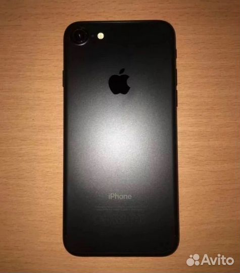 Телефон iPhone 7