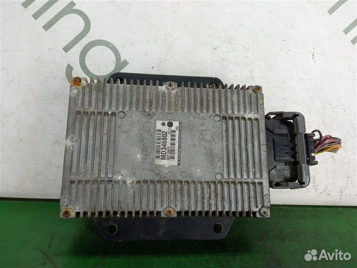 Блок управления форсунками Mitsubishi Pajero V75W