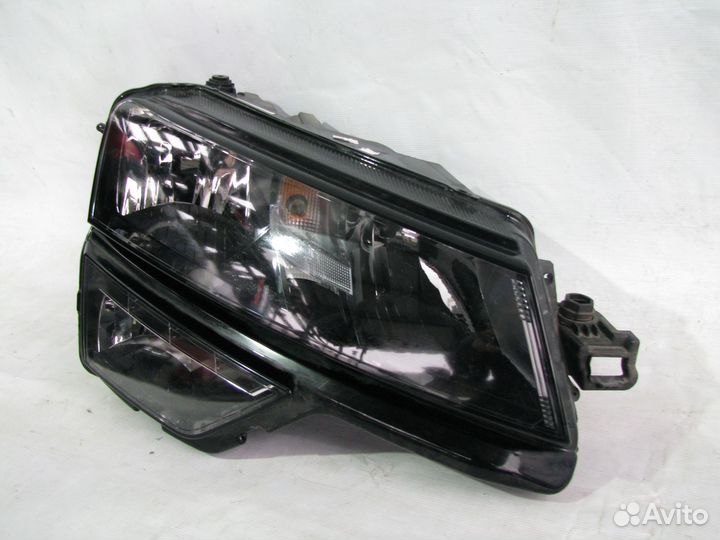 Skoda Karoq фара передняя правая 2017+