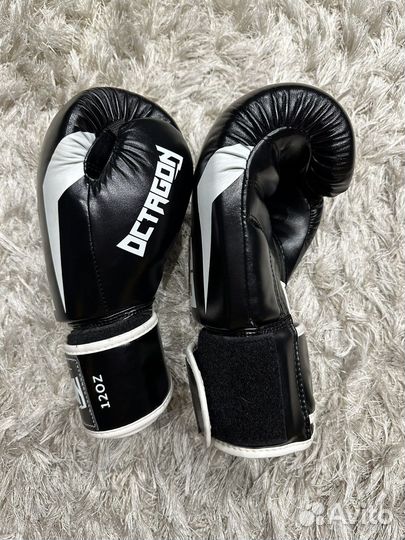 Продам перчатки octagon 12 Oz+4 пары бинтов