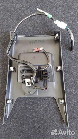 Накладка с розетками для пассажиров Mitsubishi