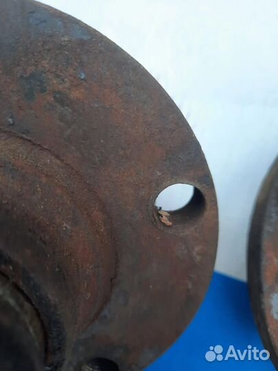 Задняя ступица под абс на ауди 100 С4