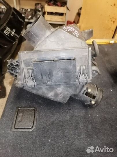 Корпус воздушного фильтра Nissan Qashqai J10