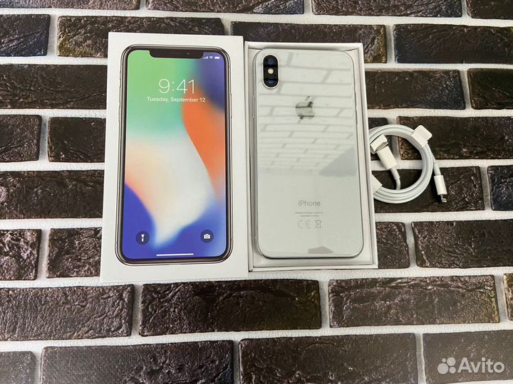 iPhone X 256 gb silver 105