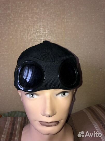 Бейсболка с линзами