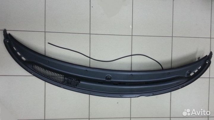 Решетка воздухозаборника (жабо) 2110 в сборе