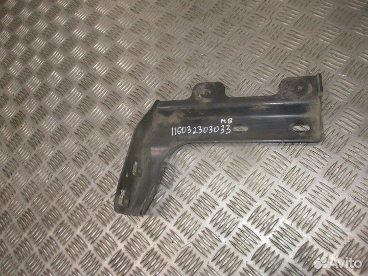 Кронштейн подножки кабины Mercedes-Benz A960660314