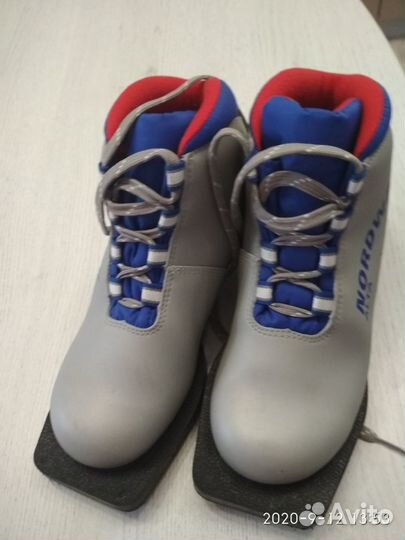 Лыжные ботинки 33 р