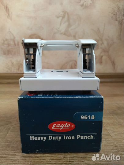 Продам дырокол Eagle 9618