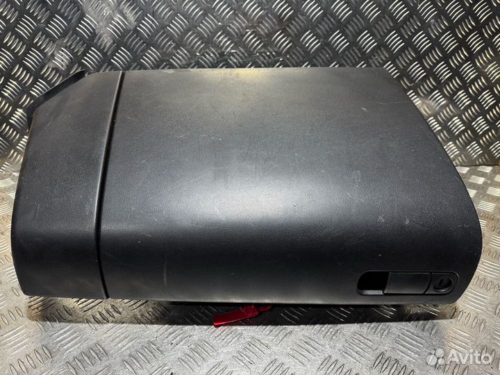 Бардачок Mazda 3 BK рест. 2006