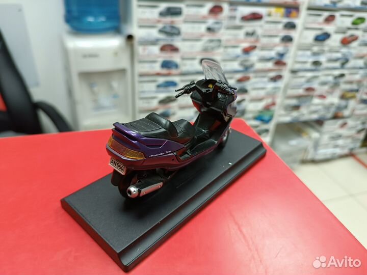 Yamaha Majesty YP250DX 1:18 Welly