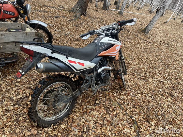Продам racer pantera 250