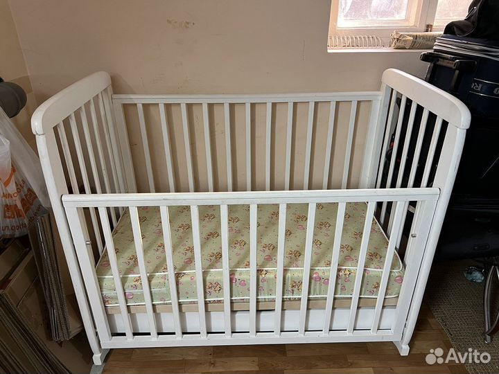 Кроватка детская с матрасом