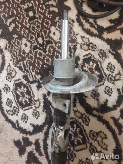 Передняя стойка на ford focus 2