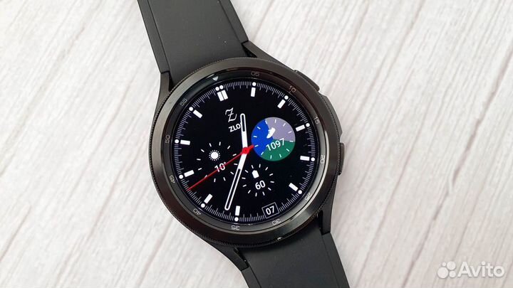 Часы Samsung Galaxy Watch4