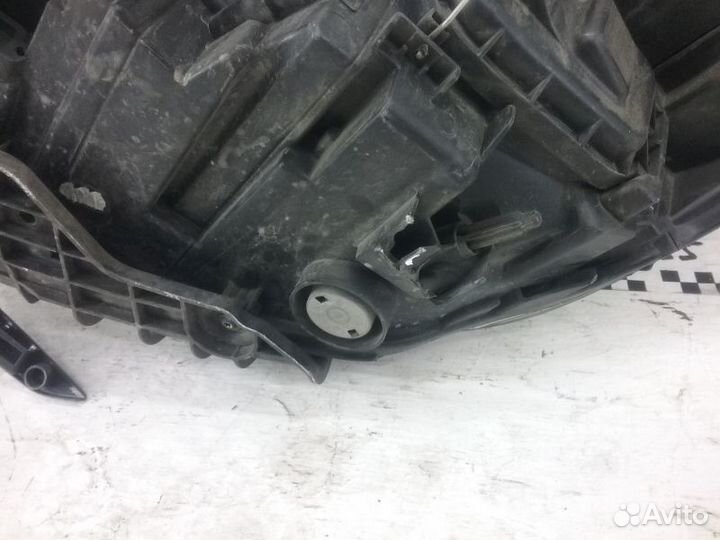 Фара правая Ford Kuga 2 галоген