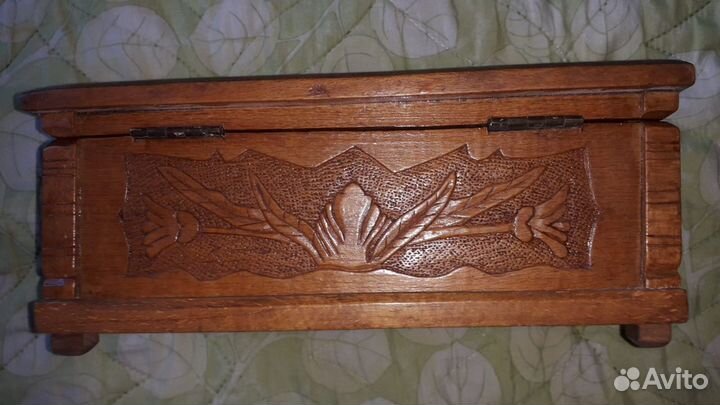 Ларец резной