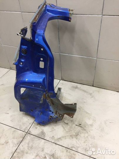 Задняя левый угол подфарник Renault Logan