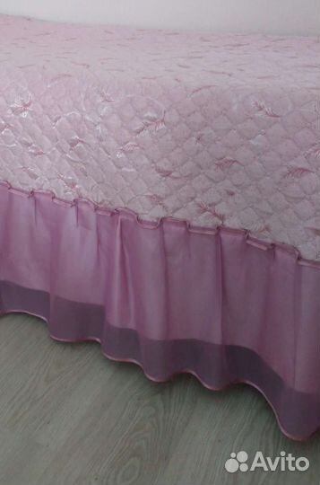 Покрывало на кровать б/у 150х200