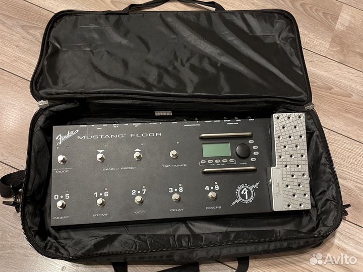 Fender Mustang Floor гитарный процессор