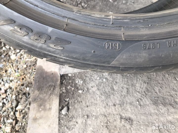 Pirelli P Zero 285/30 R19
