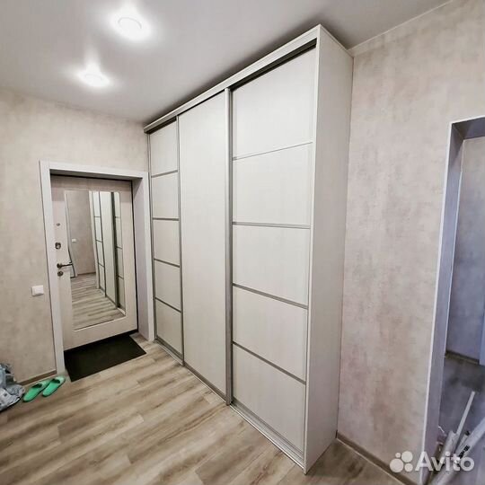 Современный шкаф купе