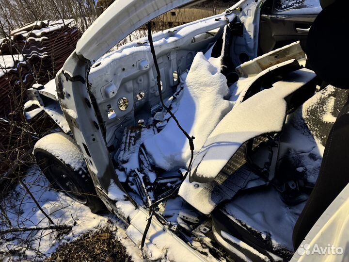 Hyundai Solaris 1.4 МТ, 2021, битый, 5 000 км