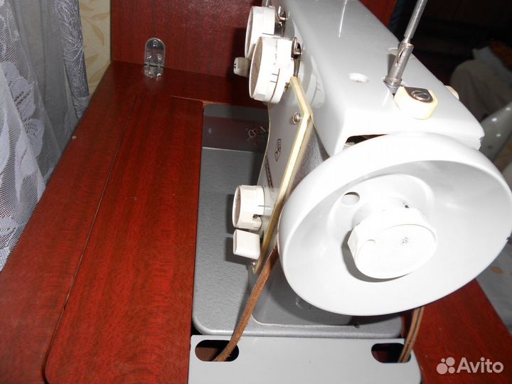 Подольск-142 ножная в отл. состояни Тумба+запчасти