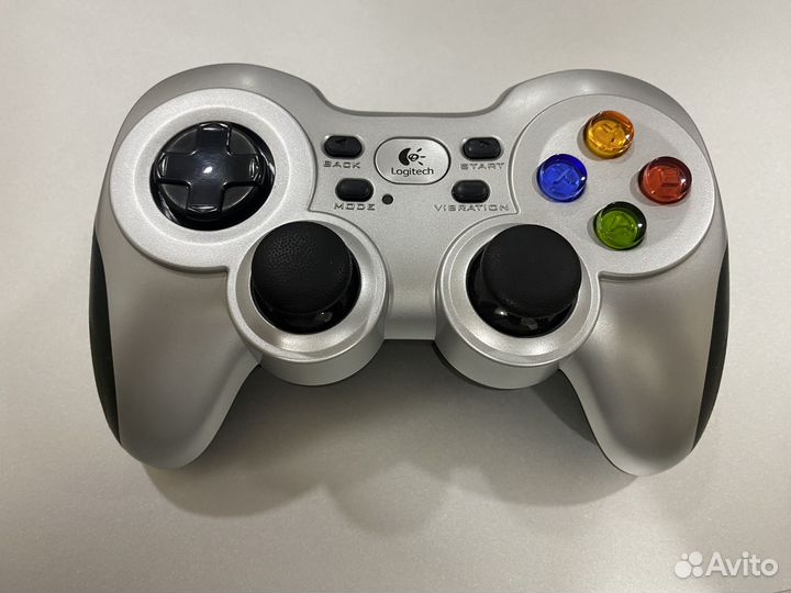 Джойстик Logitech F710