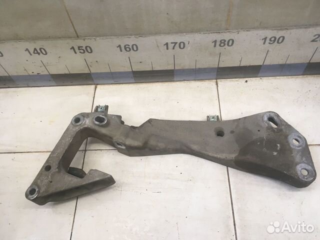 Кронштейн кпп X1 E84 2009