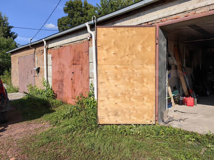 Гараж, > 30 м²