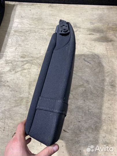 Подлокотник задний Mercedes-Benz E-Class W211