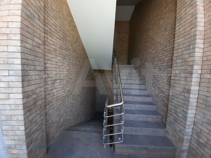 Аренда помещения 262 кв.м., II-Ю-В, ул. Звездная