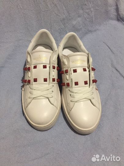 Женские кроссовки valentino