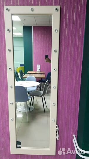 Зеркало с лампами