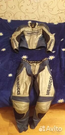 Мотокостюм
