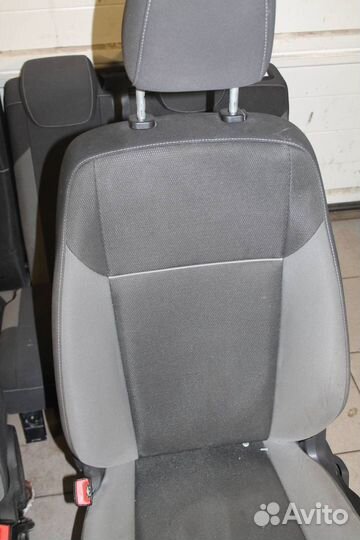 Сиденья комплект Ford Focus 3 2011