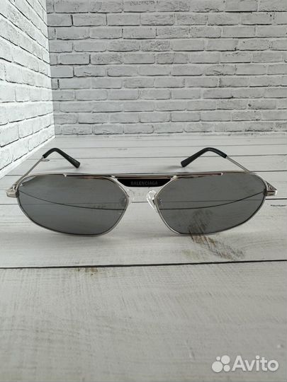 Солнцезащитные очки Balenciaga BB0245