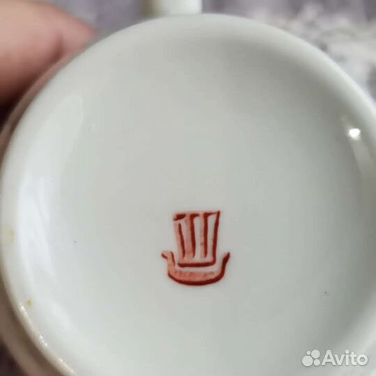 Бокал с блюдцем Красный Фарфорист