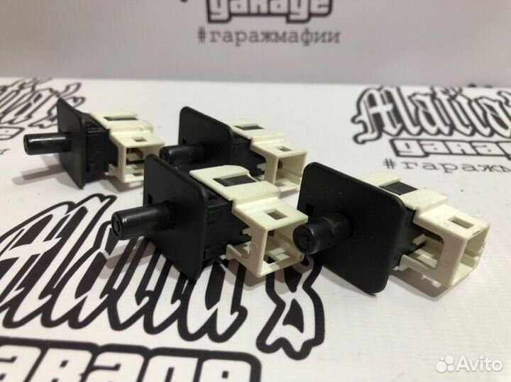 Концевик двери Mercedes-Benz E-Class W211 M272.964