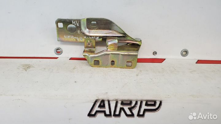 Петля капота правая Nissan Almera Classic B10